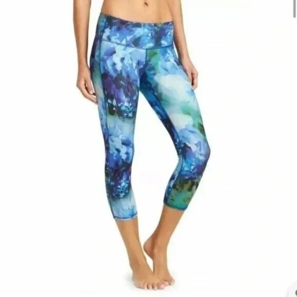 ATHLETA FLORAL BLOOM CHATARUNGA BLUE GREEN CAPRI LEGGING